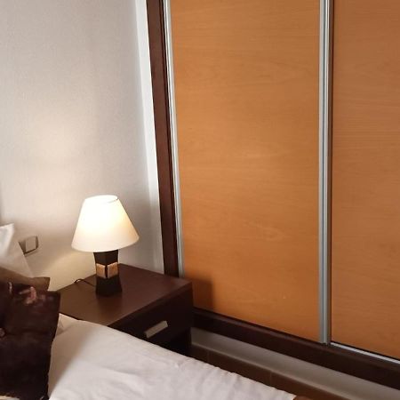 Apartamento Tranquilo Cerca De Buena Piscina Y Con Buen Aire Acondicionado أغيلاس المظهر الخارجي الصورة