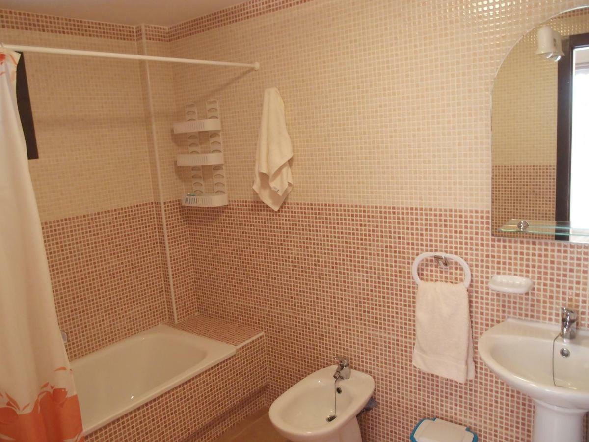 Apartamento Tranquilo Cerca De Buena Piscina Y Con Buen Aire Acondicionado أغيلاس المظهر الخارجي الصورة