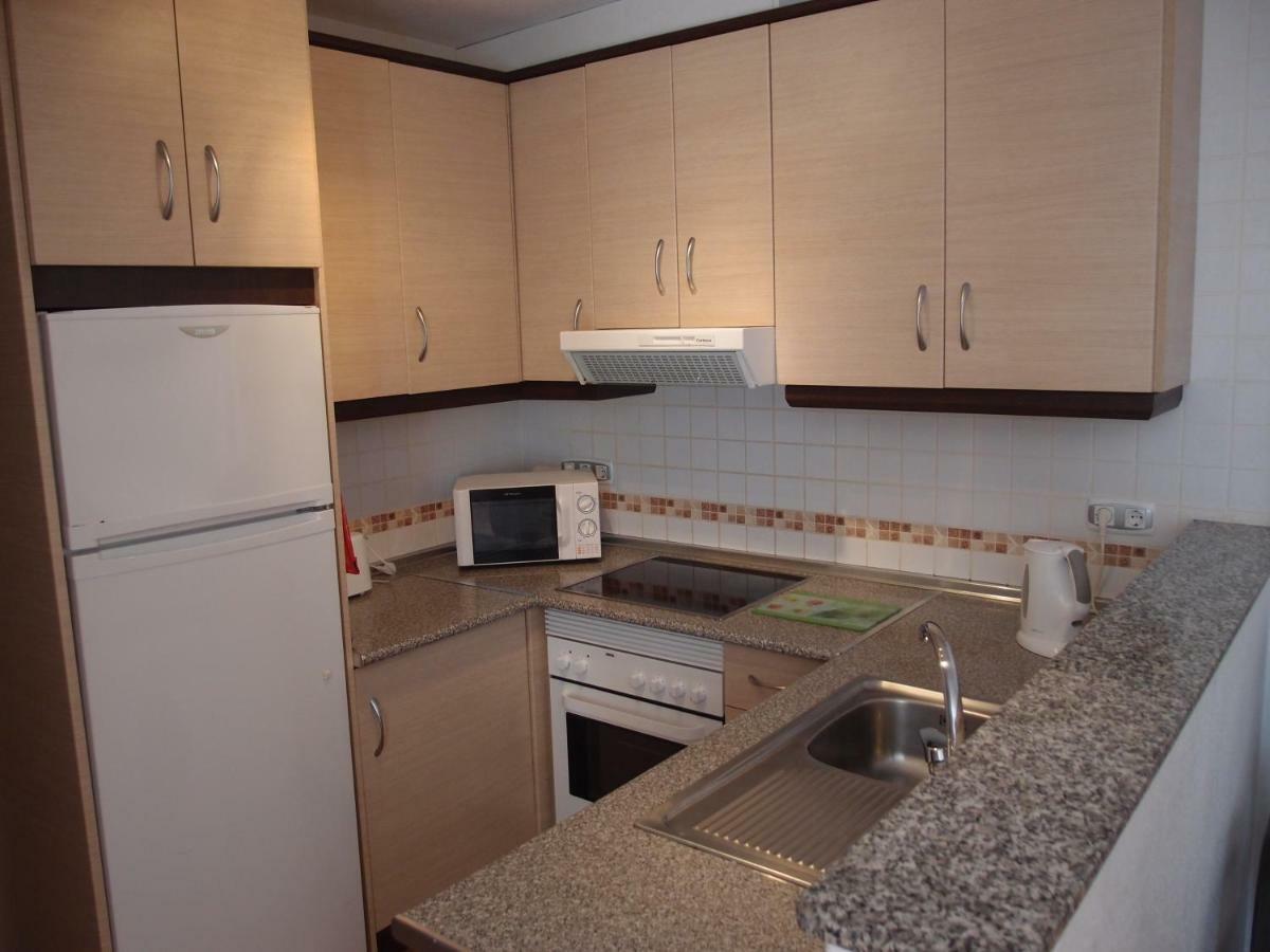 Apartamento Tranquilo Cerca De Buena Piscina Y Con Buen Aire Acondicionado أغيلاس المظهر الخارجي الصورة